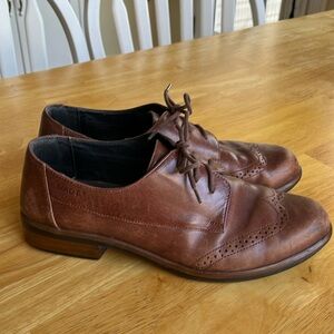 Naot Women’s leather Oxford loafer sz 40